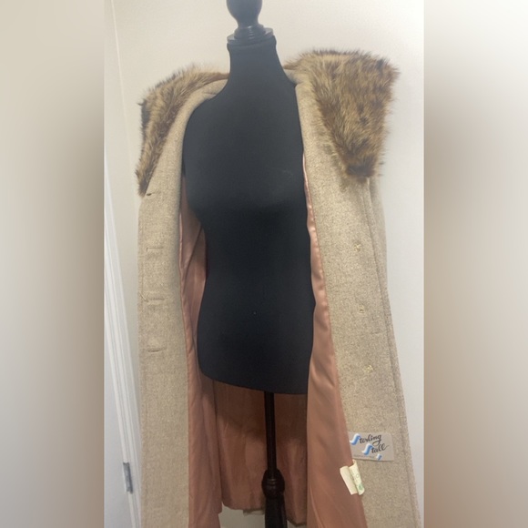 Wool and Fur Jacket - Picture 6 of 6